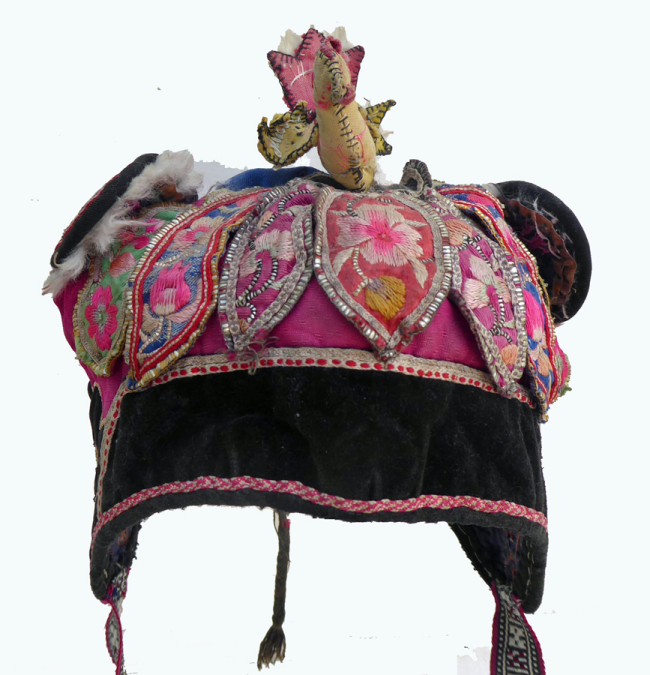 714 Bai Minority Pheonix Hat with Lotus Petals