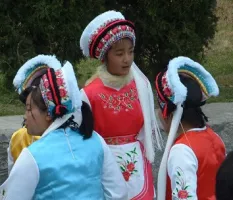 662 Bai Minority Woman’s Colorful Tufted Headdress